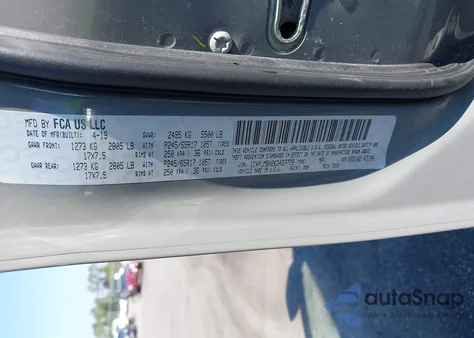 2019 Jeep Cherokee Trailhawk 4X4 from USA, damaged, VIN 1C4PJMBX2KD437779